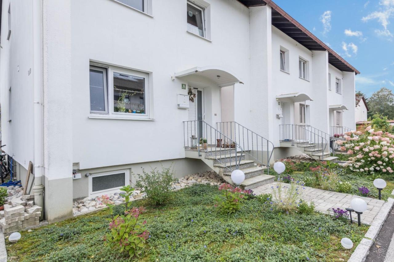 Apartment Haus Schild
